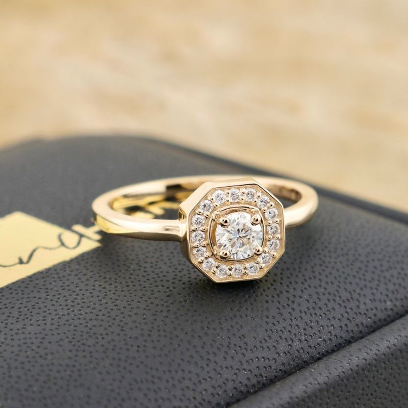 Bague Art Deco en or 18K et diamants