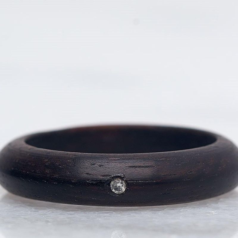 Bague en bois et diamant 1,5 mm personnalisée
