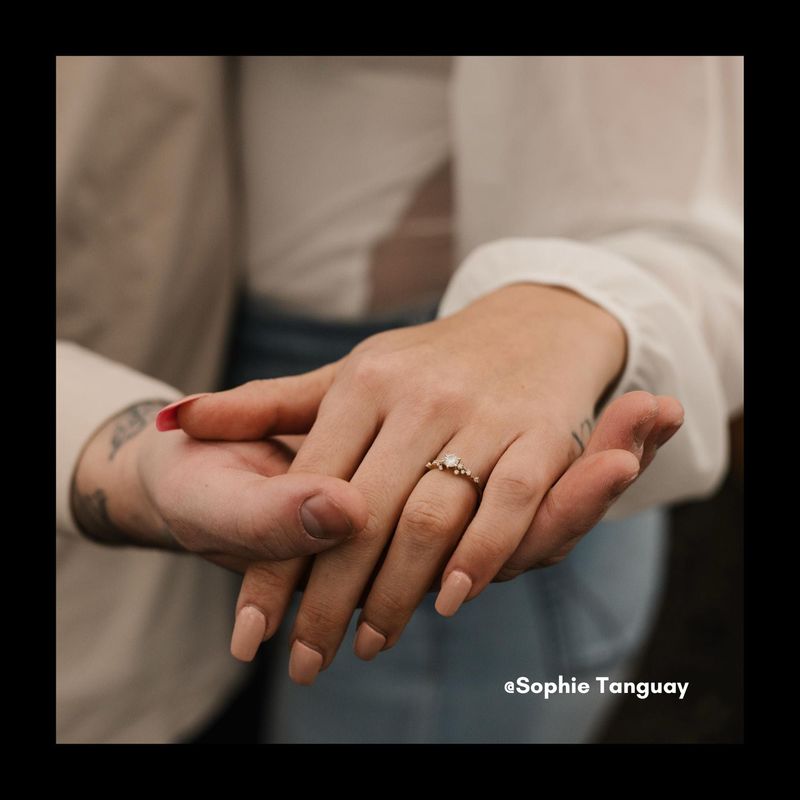 Bague solitaire Nuage en or 10K et moissanites