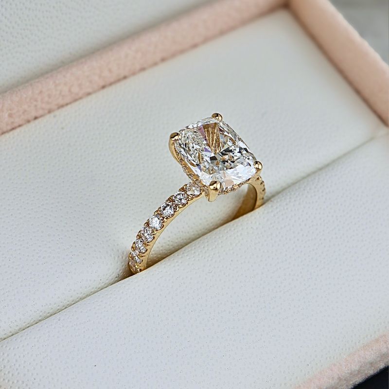 Bague solitaire Halo ct en or 14K - 18K ou platine et diamant cushion 2.5 ct