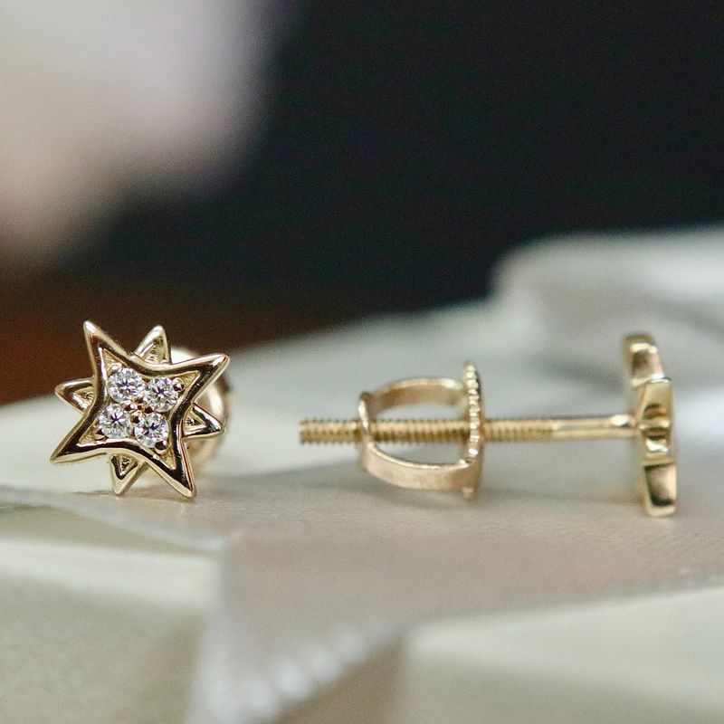 Boucles d'oreilles Étoiles du Nord en or 10K et moissanites