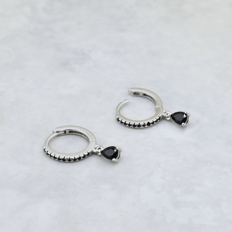 Boucles d'oreilles Huggies Gouttes noires en argent sterling