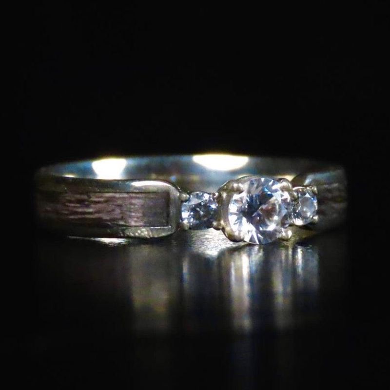Bague Trinité en bois, or 14K - 18K et moissanite personnalisée