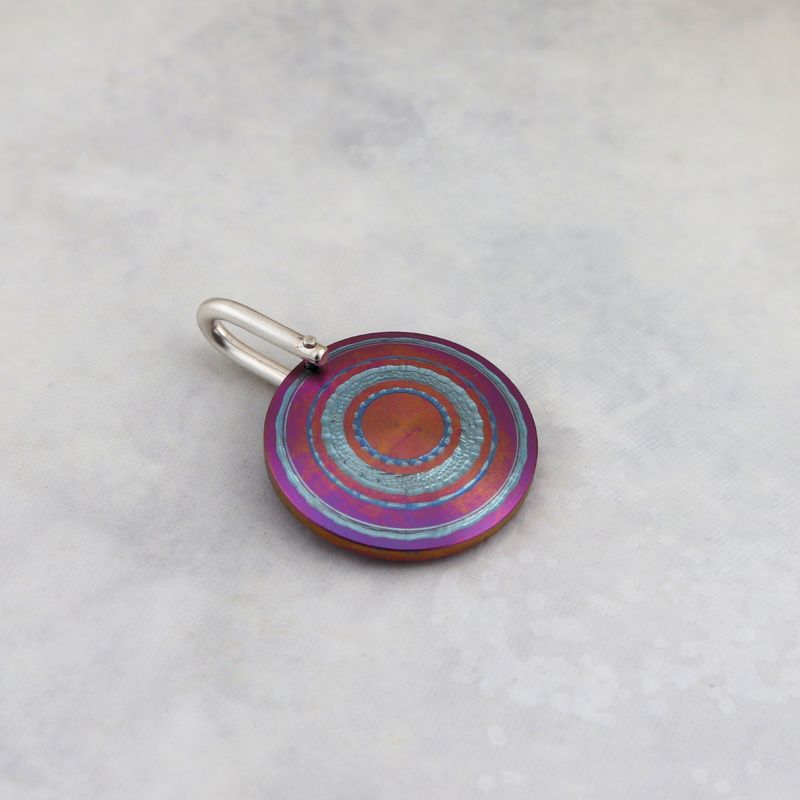 Pendentif en argent sterling et titane