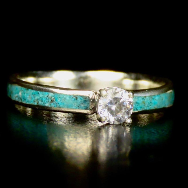 Bague Solitaire en turquoise, or 14K - 18K et moissanite personnalisée