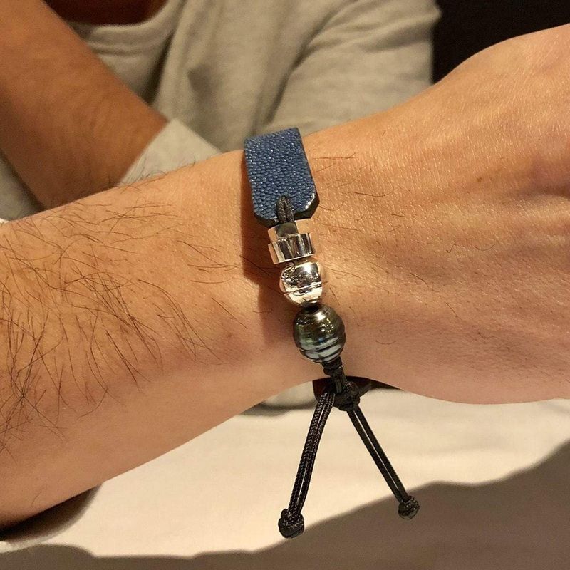 Bracelet en peau de raie, perle de Tahiti  et argent sterling