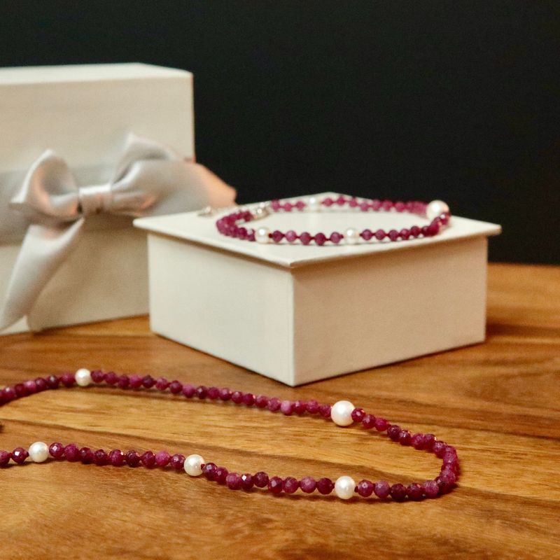 Collier Vibrance en perles et rubis
