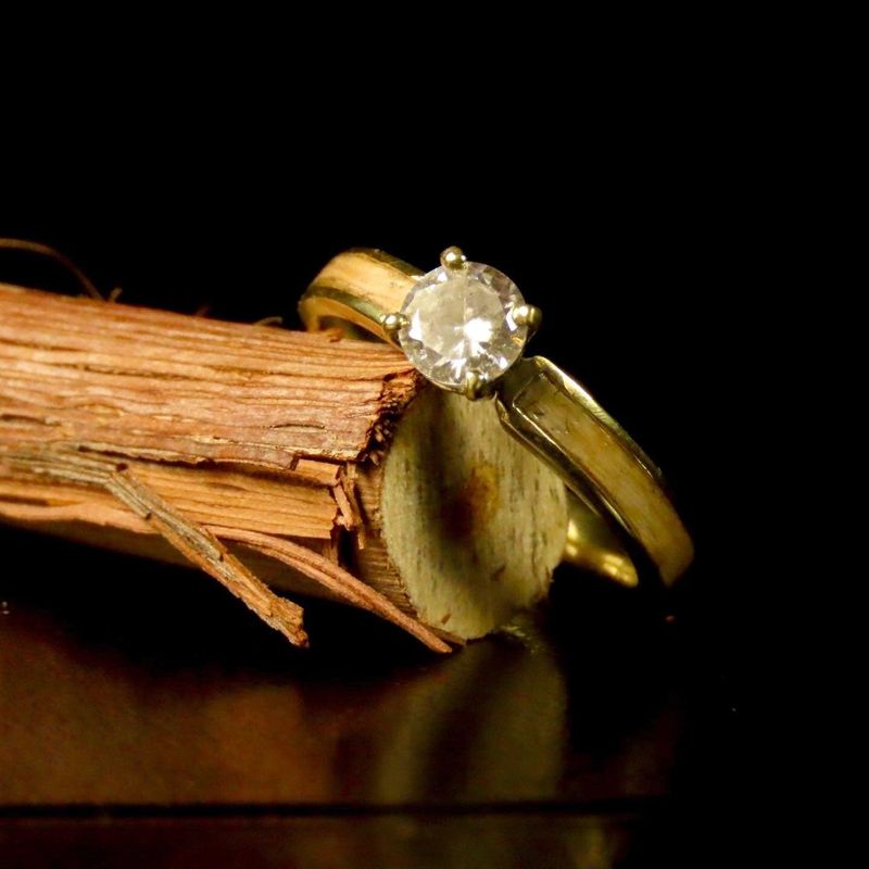 Bague Solitaire en bois, or 14K - 18K et moissanite personnalisée