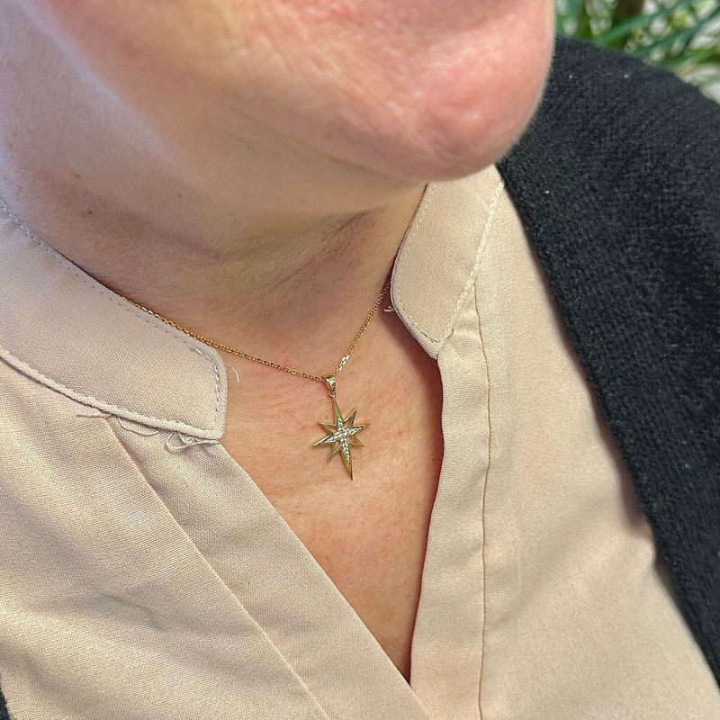 Pendentif Étoile du Nord en or jaune 10K