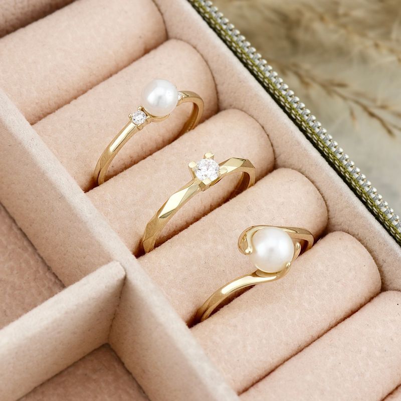 Bague en or 10K et perle