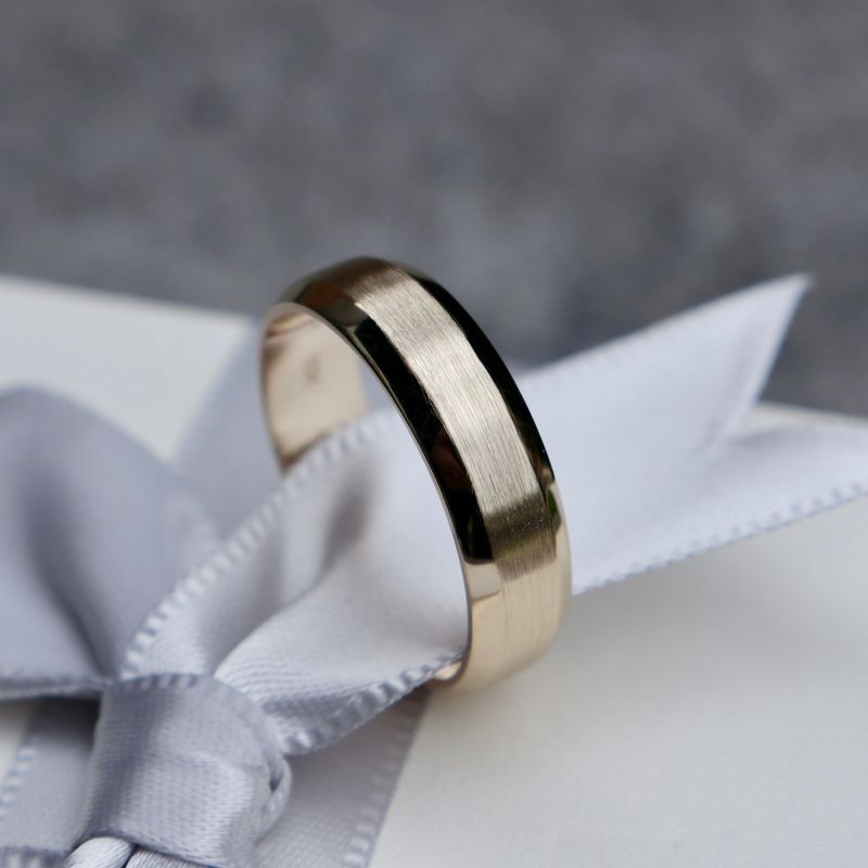 Bague Symétrie en or 10K