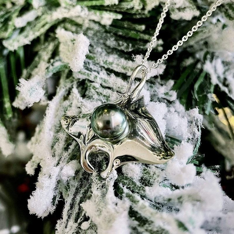 Collier Raie Manta en argent sterling et perle de Tahiti 9mm
