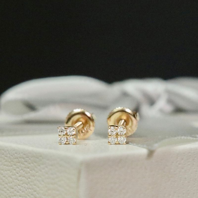 Boucles d'oreilles Les minis Carrés en or 10K et moissanites