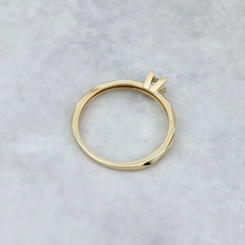 Bague solitaire Facette en or 10K
