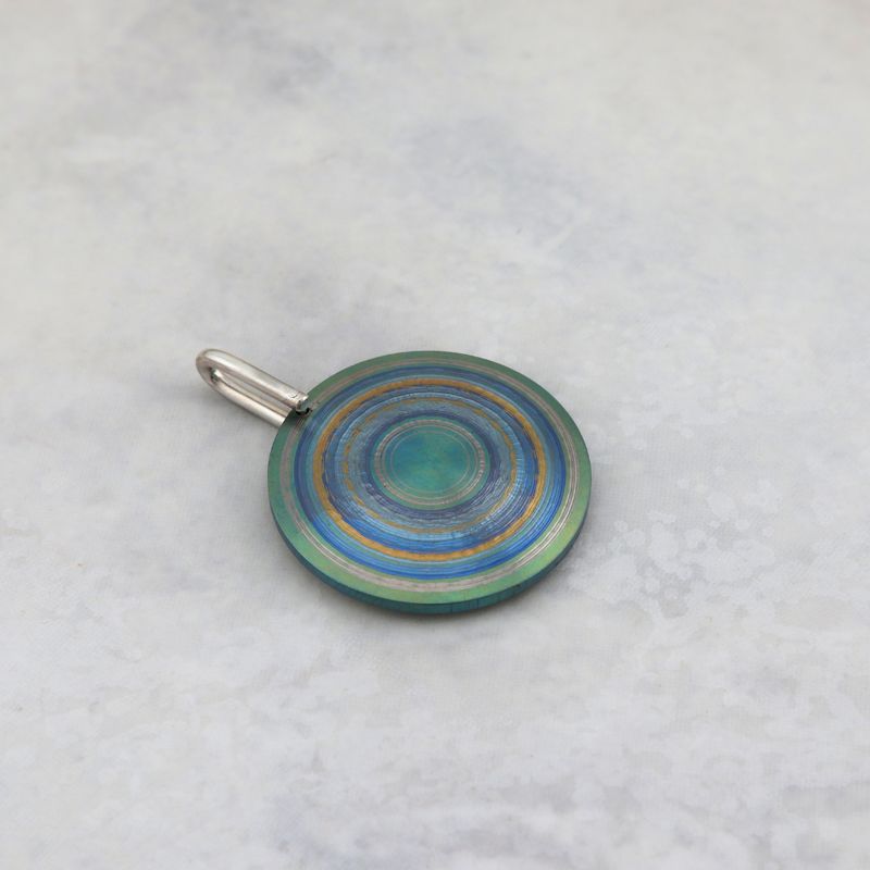 Pendentif en argent sterling et titane