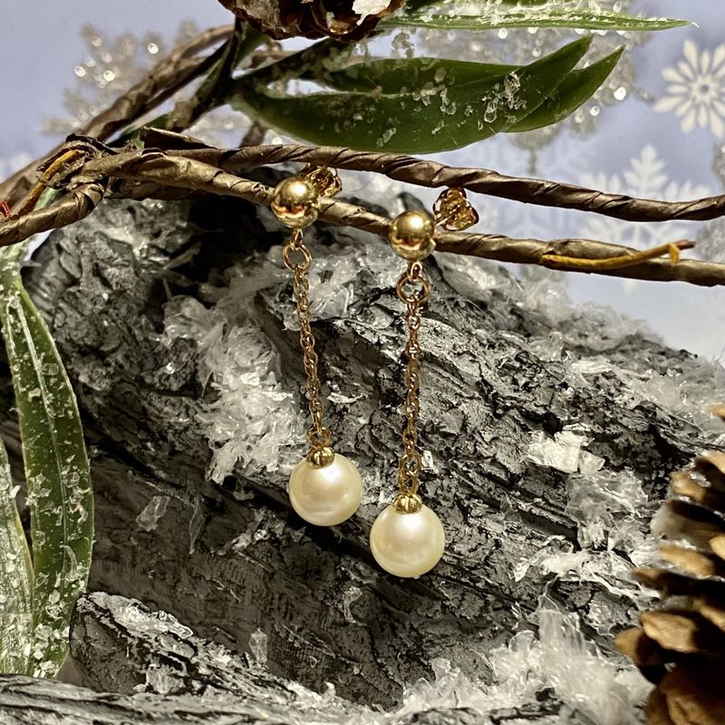 Boucles d’oreilles perles 8mm et chaines en or jaune 14K