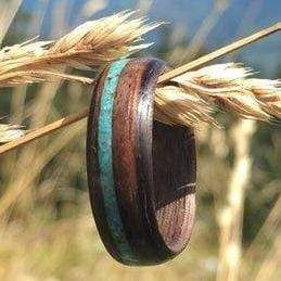 Bague en bois et turquoise personnalisée