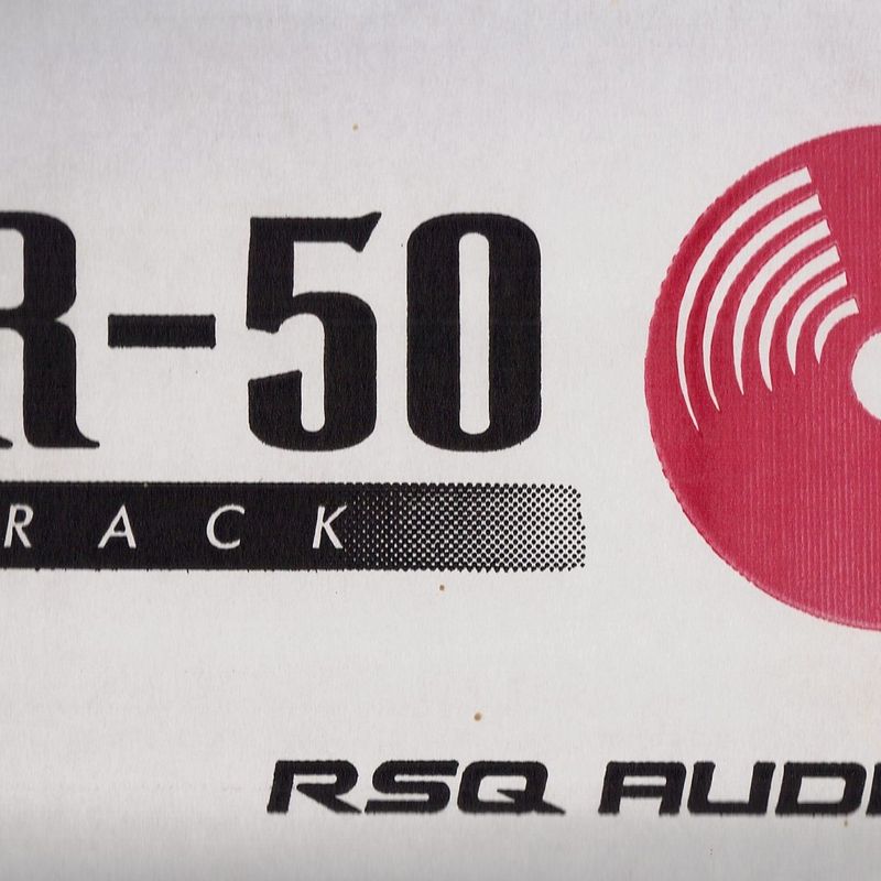 Rangement à 50 CD/DVD • RSQ Audio