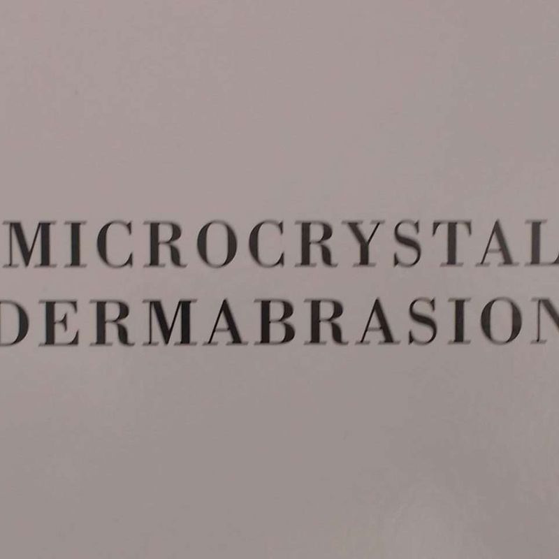 Microcrystal dermabrasion •  *Remis à neuf